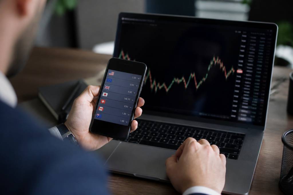 Convertisseur monnaie : comment comparer les taux de change en ligne