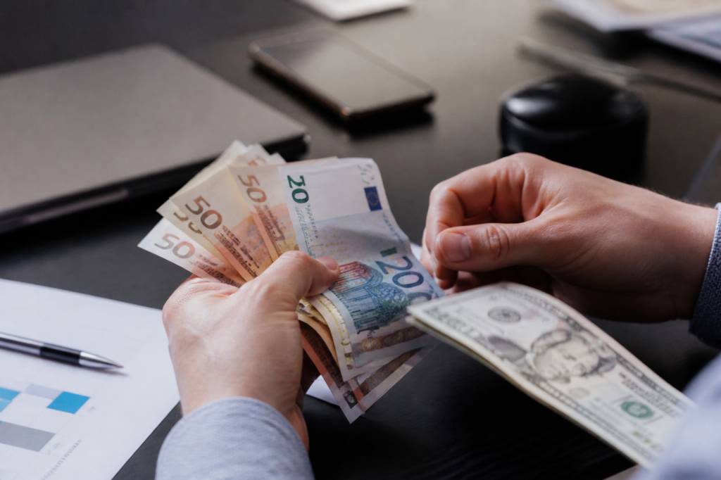 Euros in dollars : comment convertir vos devises au meilleur taux